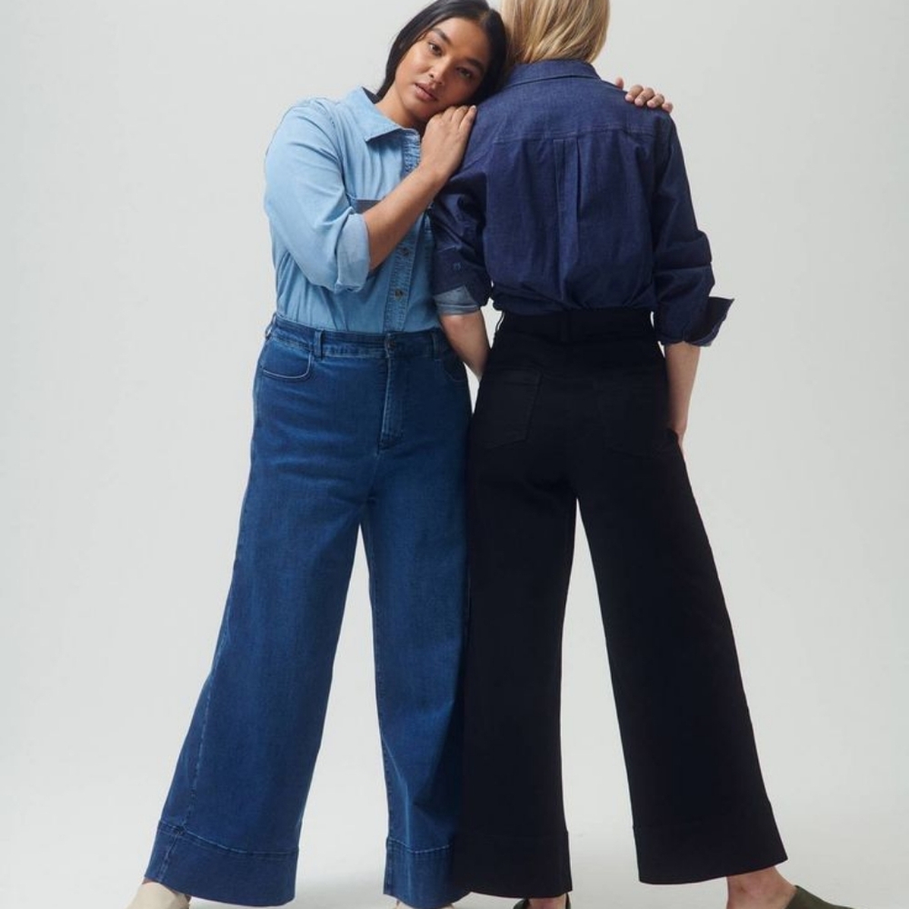 The Carrie High Rise Ultra-Wide Leg Jeans-Black
